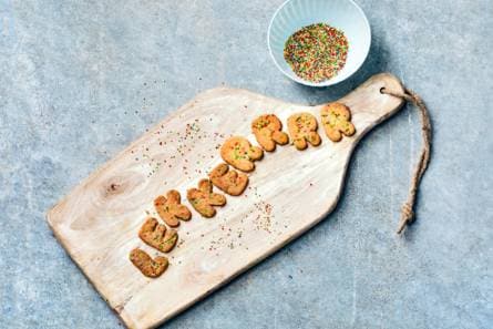 Letterzandkoekjes met discodip