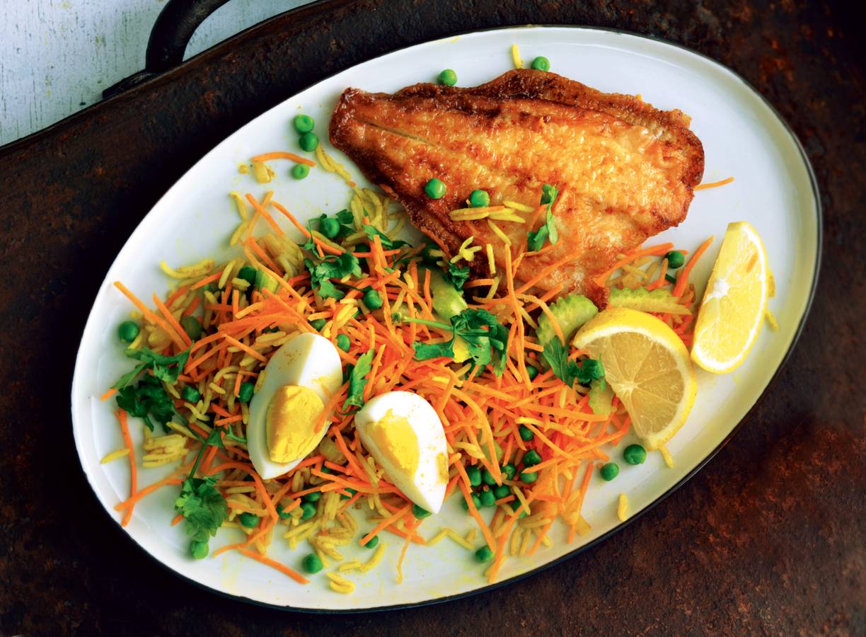 Gebakken scholfilet met lauwwarme rijstsalade