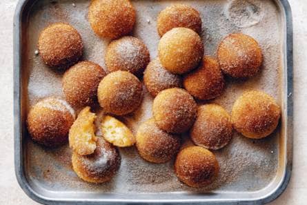 Kaneeldonutbolletjes van Donna Hay