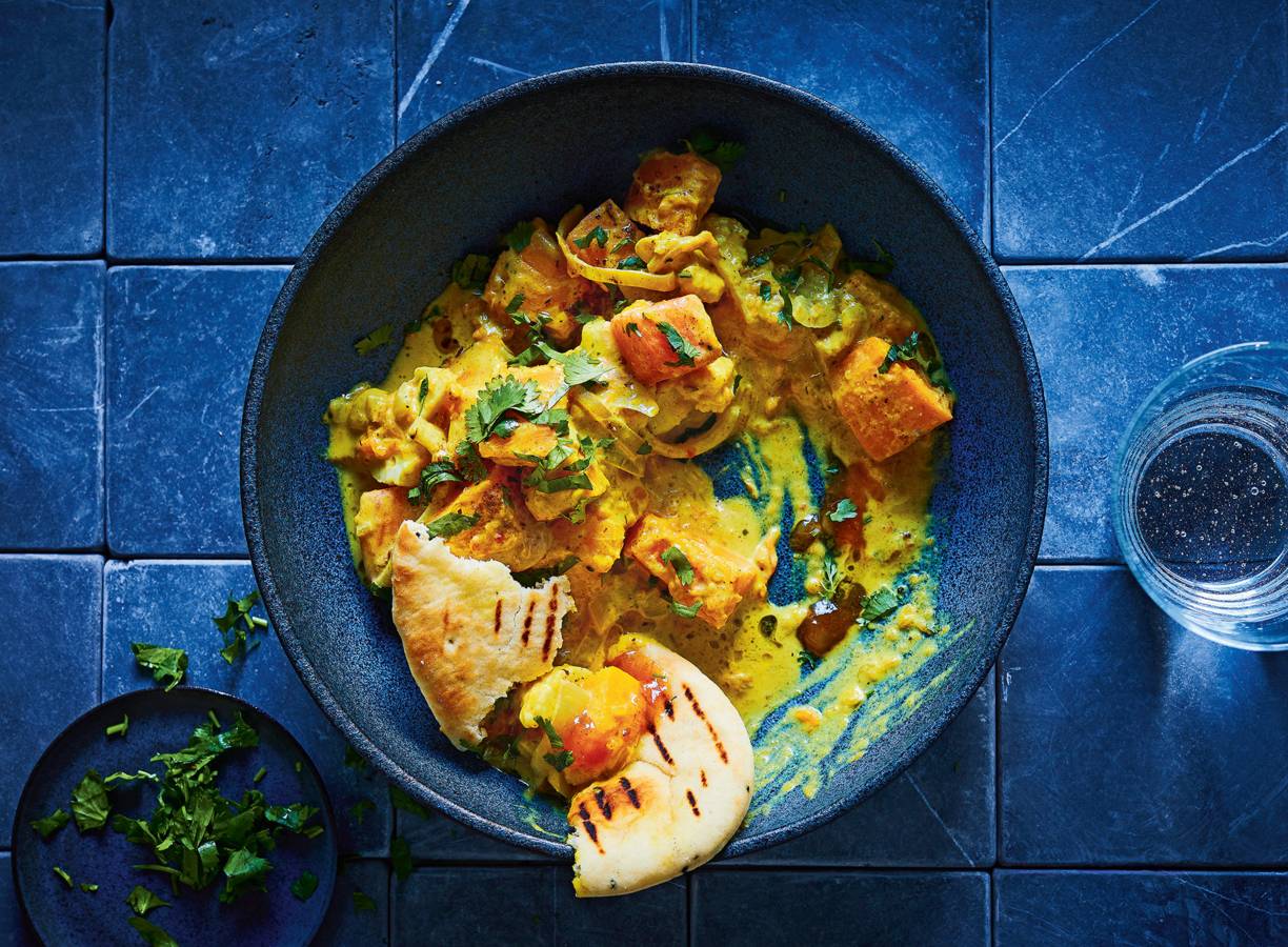 Pompoencurry met ui en bloemkool