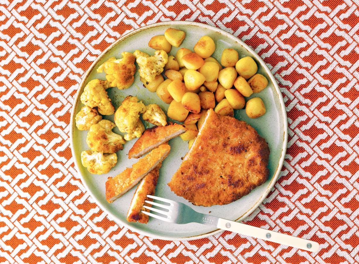 Schnitzel met krieltjes en kerriebloemkool