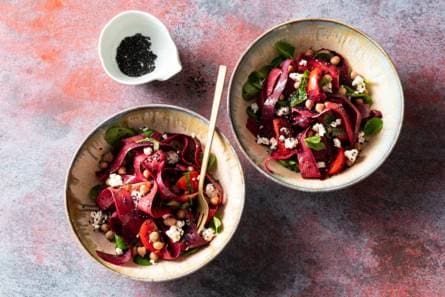 Salade van paarse peen