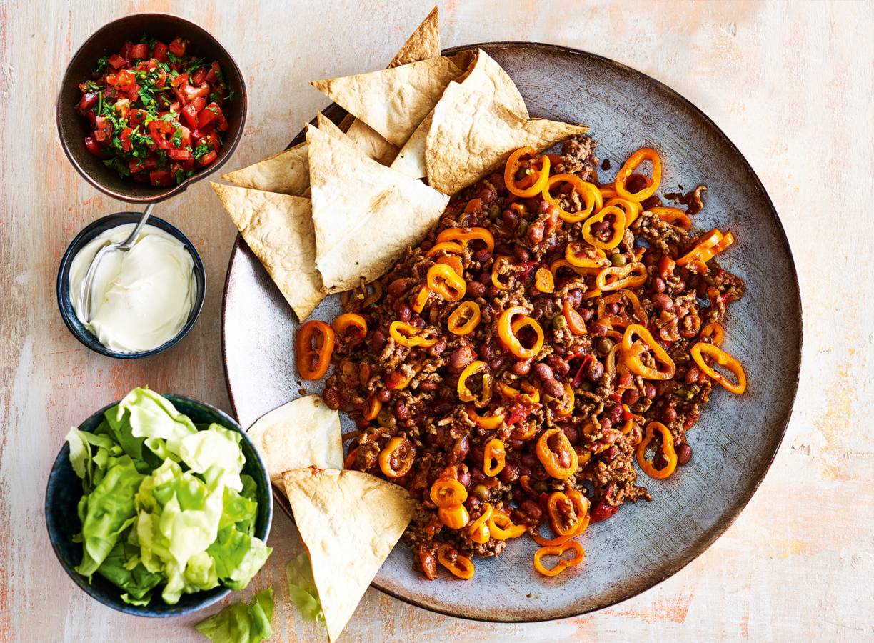 'Burrito'-schotel met knapperige tortillapuntjes