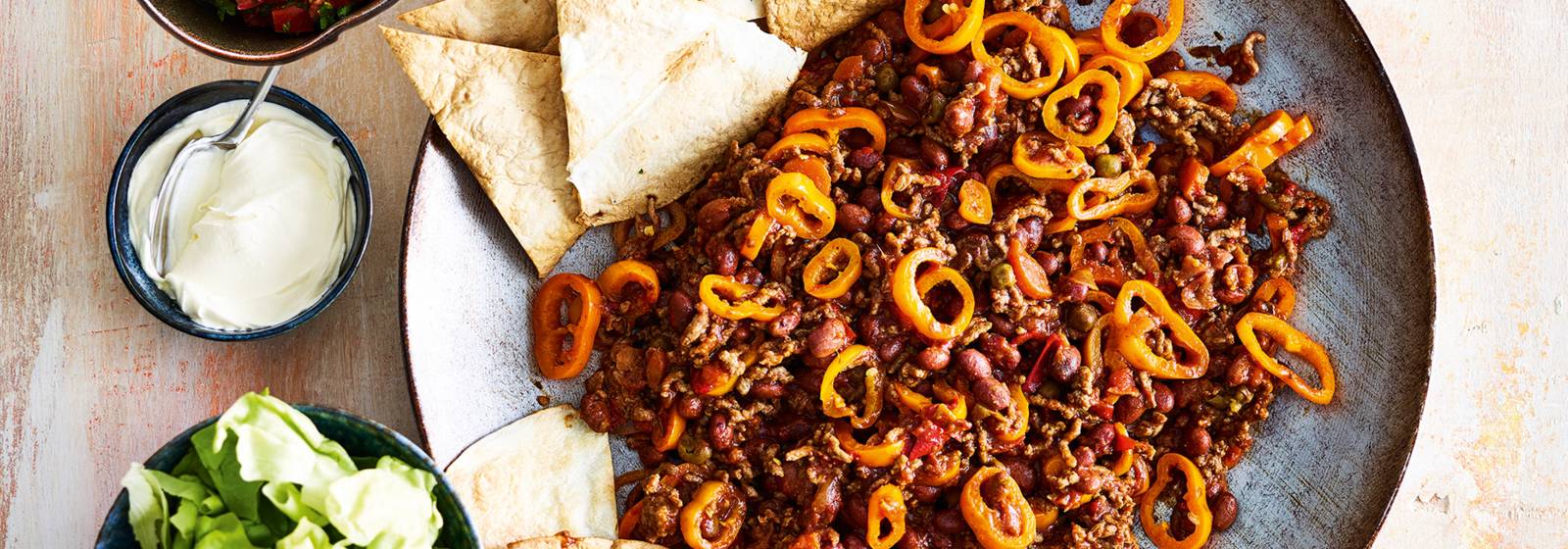 'Burrito'schotel met knapperige tortillapuntjes recept Allerhande