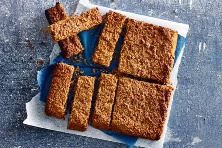 Schoolkoek met appelstroop & pecannoten