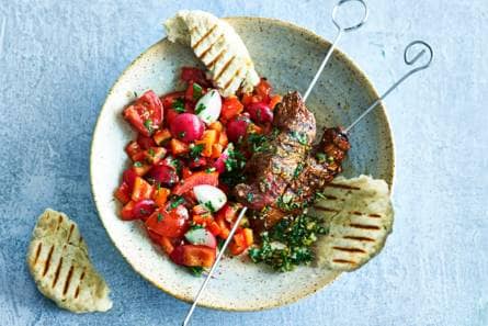Gegrilde biefstukspies met platbrood & chimichurri