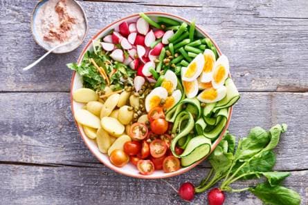 Zomerse niçoise met krieltjes en tonijn