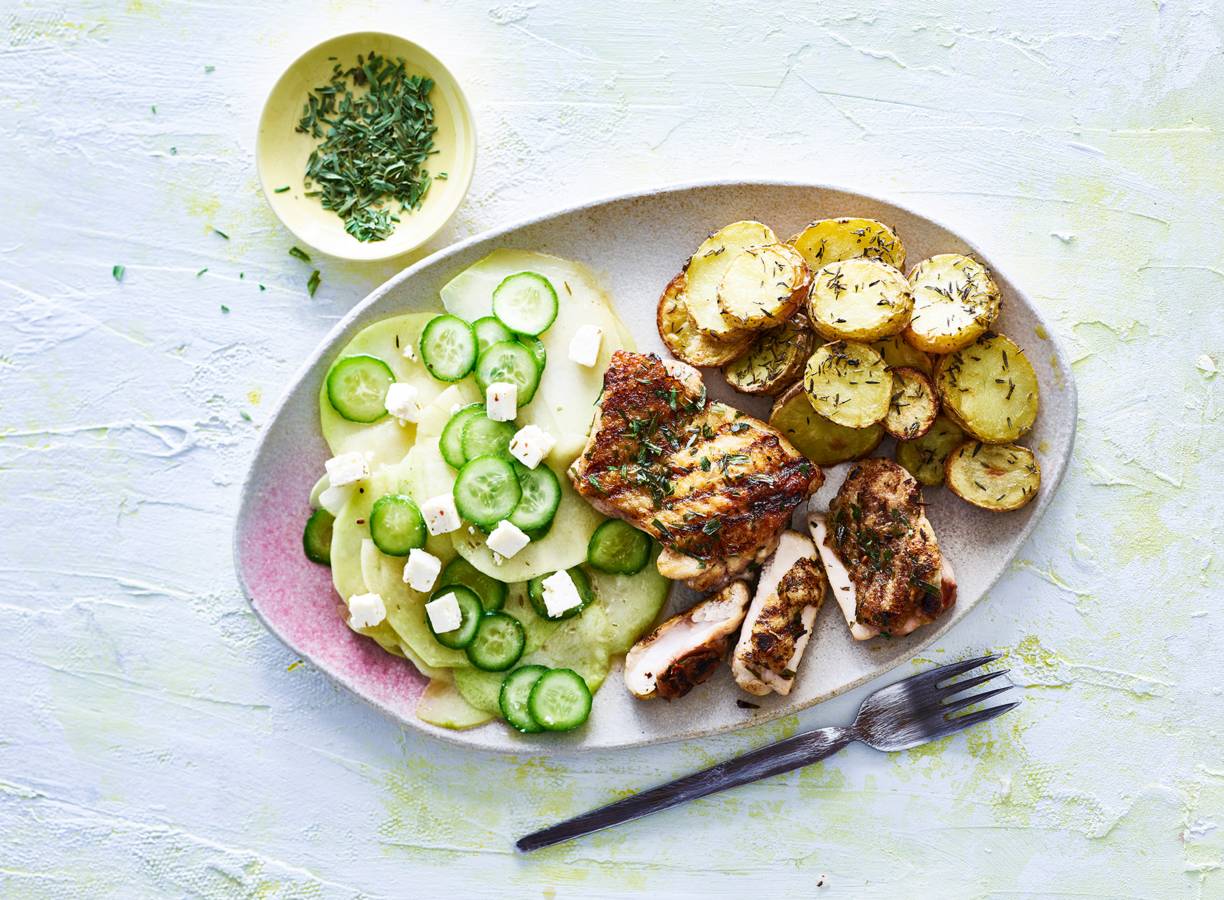 Malse kip met aardappeltjes & koolrabisalade