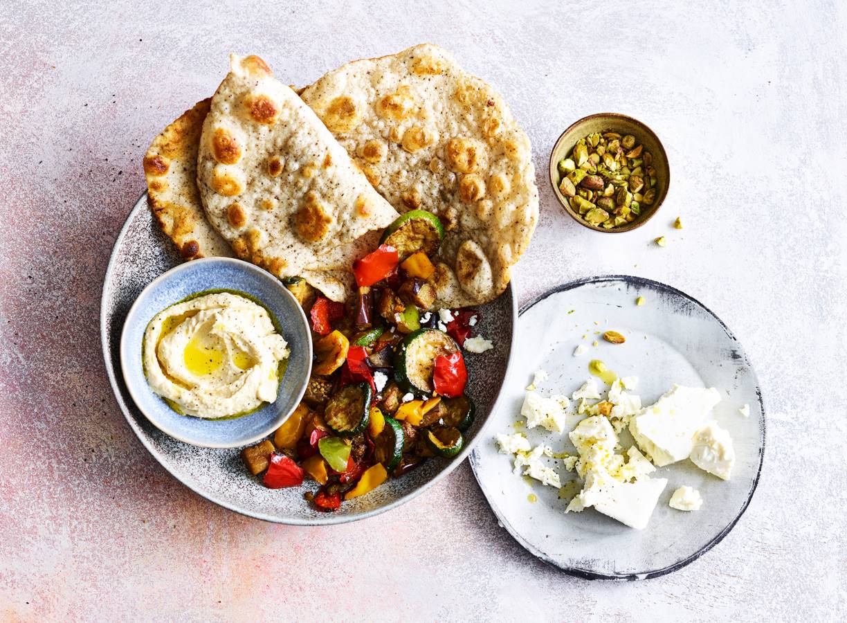 Mezze met zelfgemaakt platbrood