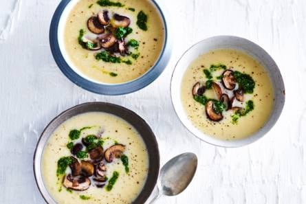 Romige knolselderijsoep met champignons