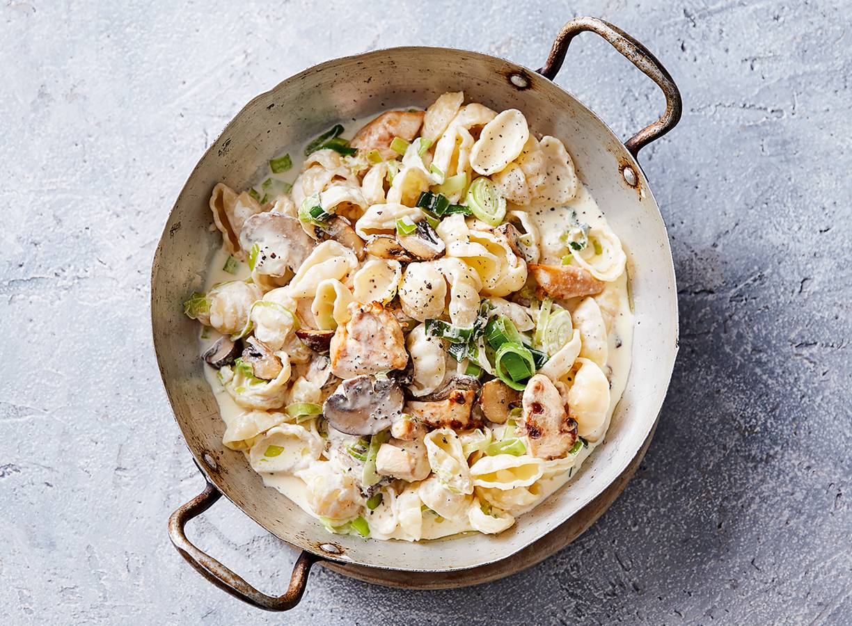 Pasta Met Kip En Prei In Champignonroomsaus Recept Allerhande 
