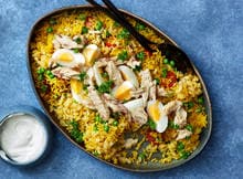 Kedgeree komt oorspronkelijk uit India. Dit rijstgerecht wordt vaak met makreel gegeten en staat zo op tafel.