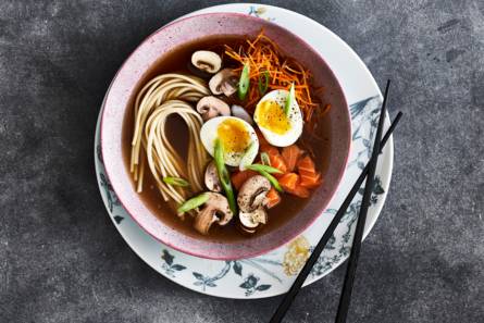 Noedels met zalm en groenten