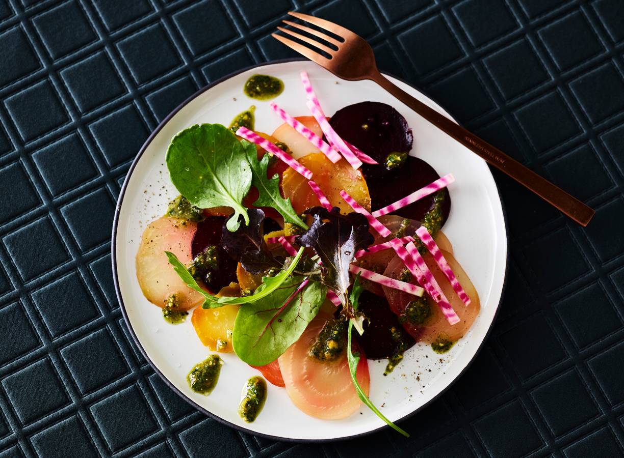 Bietencarpaccio met pistachepesto