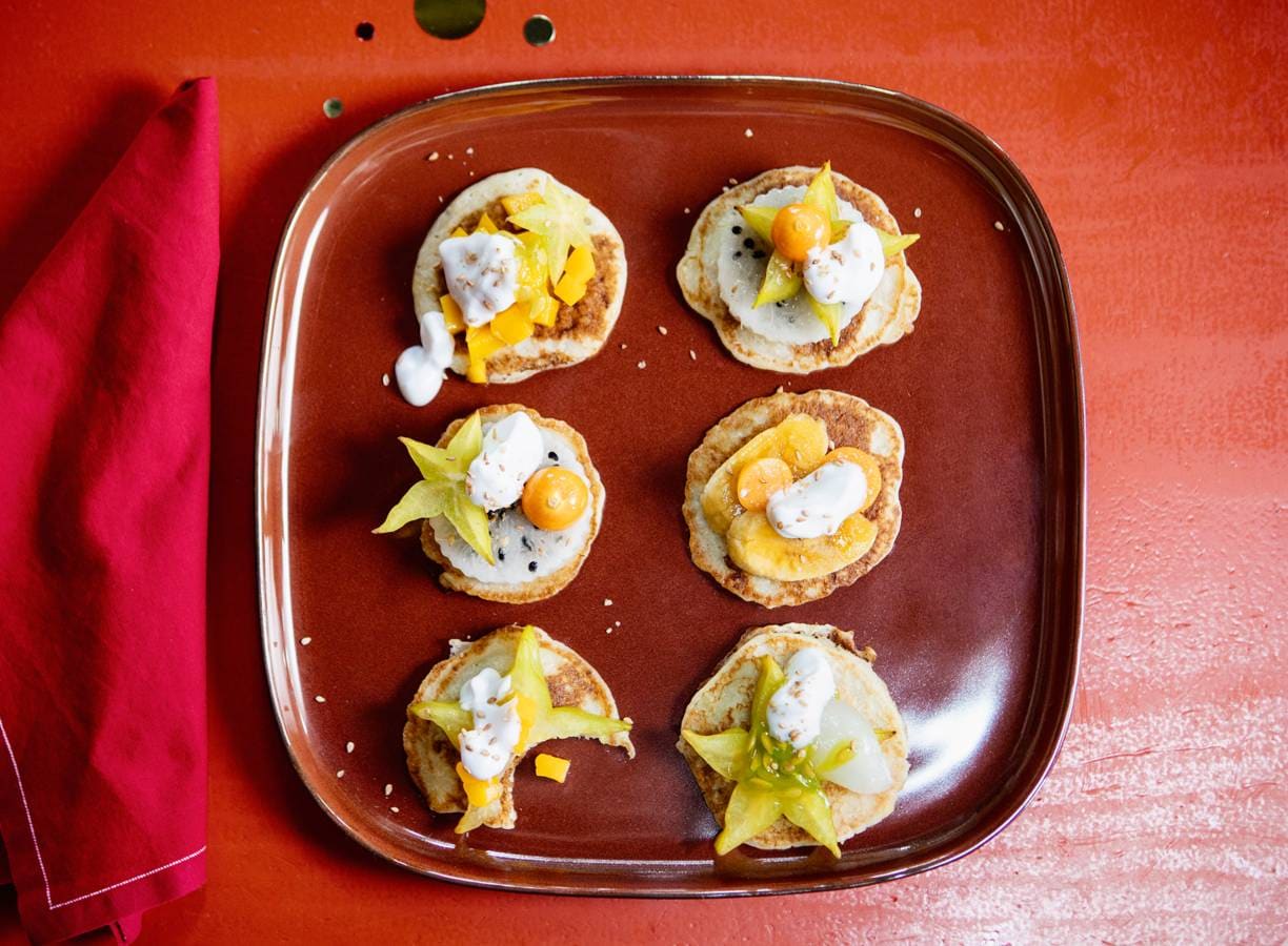 Kokospannenkoekjes met tropisch fruit