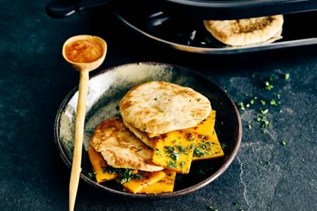 Pompoensteaks met mininaan uit een gourmetpannetje