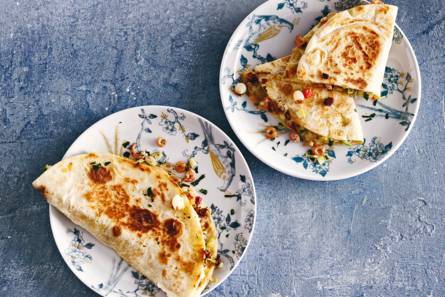 Piadine met Hollandse garnalen, oude kaas, appel & selderij