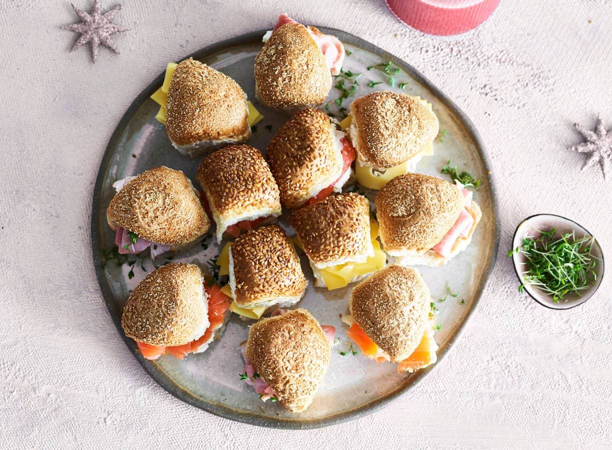 Sterbrood met gerookte zalm, kaas & achterham