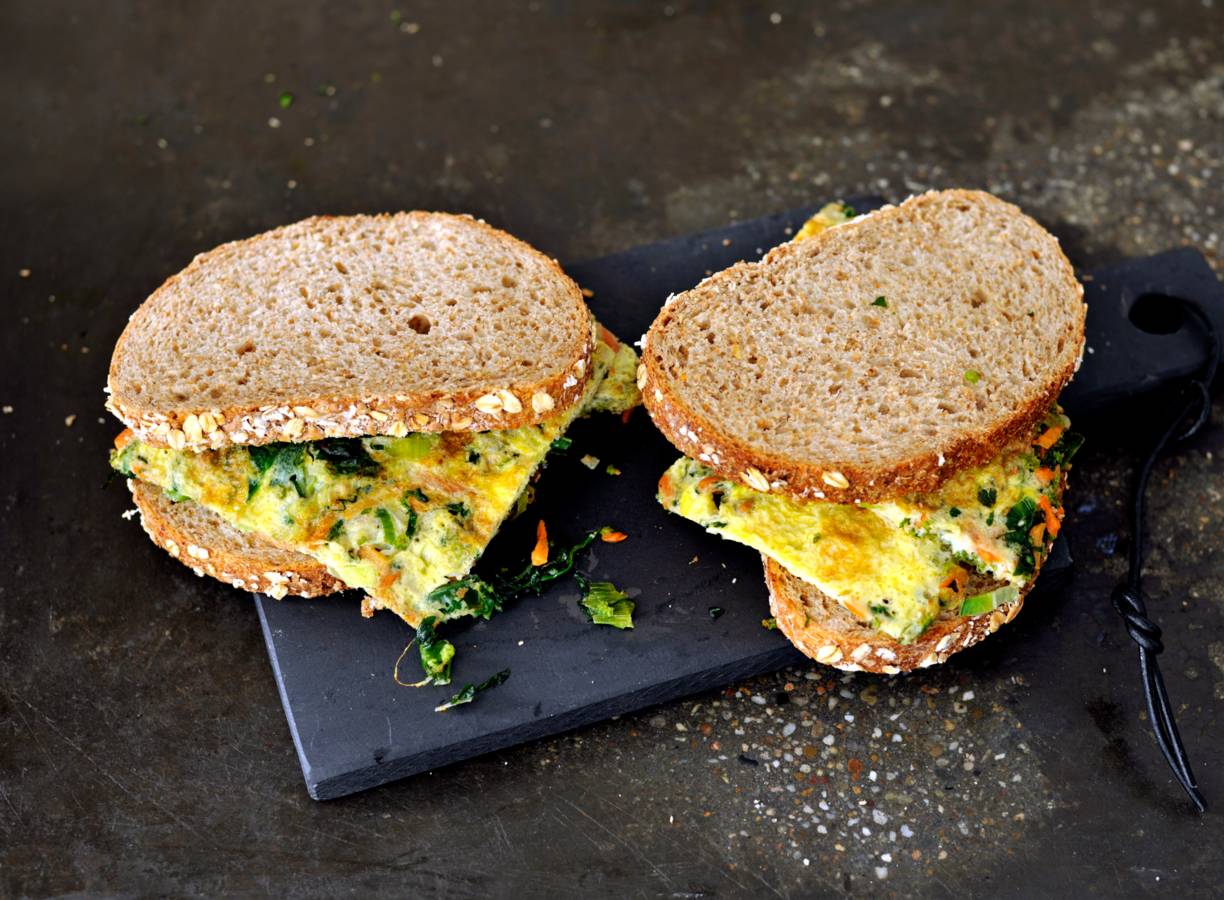 Boterham met groenteomelet