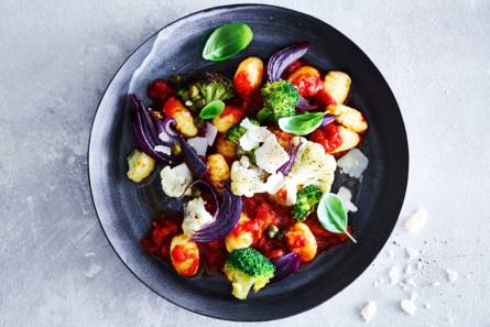 Gnocchi in tomatensaus met groenten