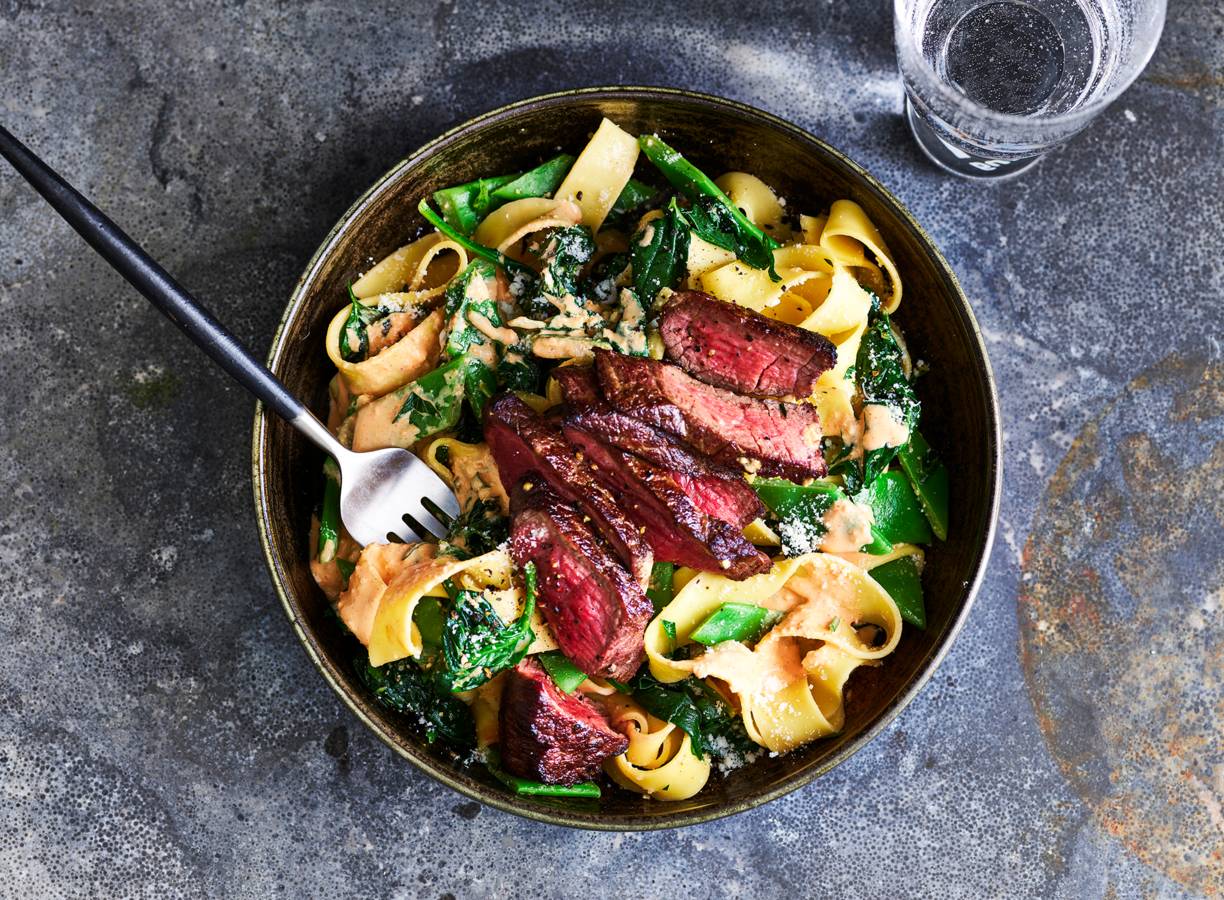 Pappardelle met romige walnoten-spinaziesaus & biefstuk