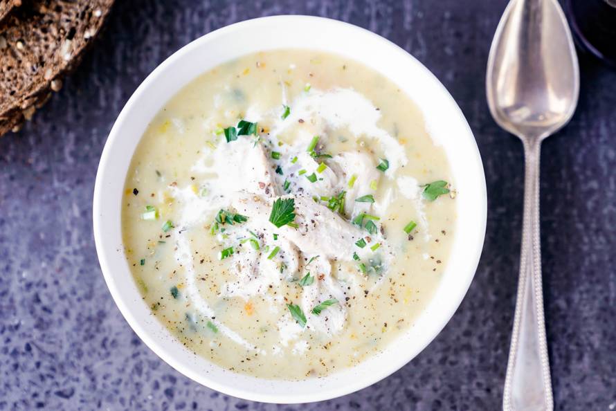 chowder met gerookte makreel van yvette van boven - recept