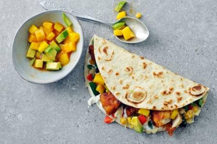 Vistortilla's met kibbeling en Mexicaanse groenten