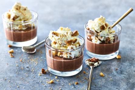 Chocolade panna cotta met cantucciniroom