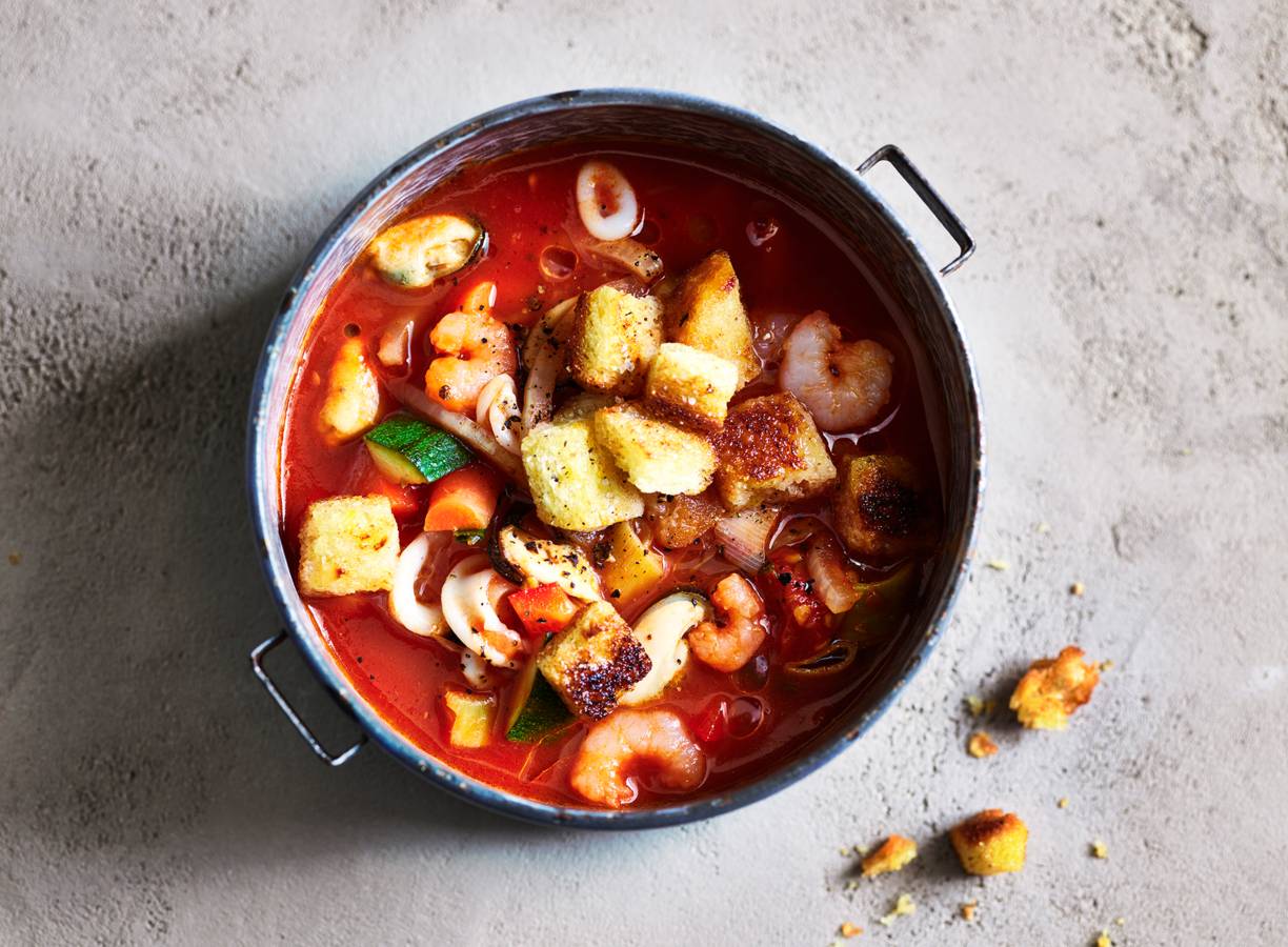 Snelle bouillabaisse met croutons