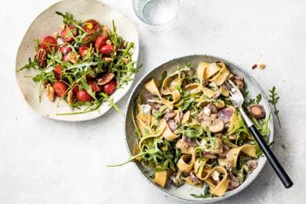 Romige penne met champignons en Italiaanse kaas