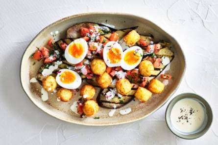 Auberginesalade met krokante rösti