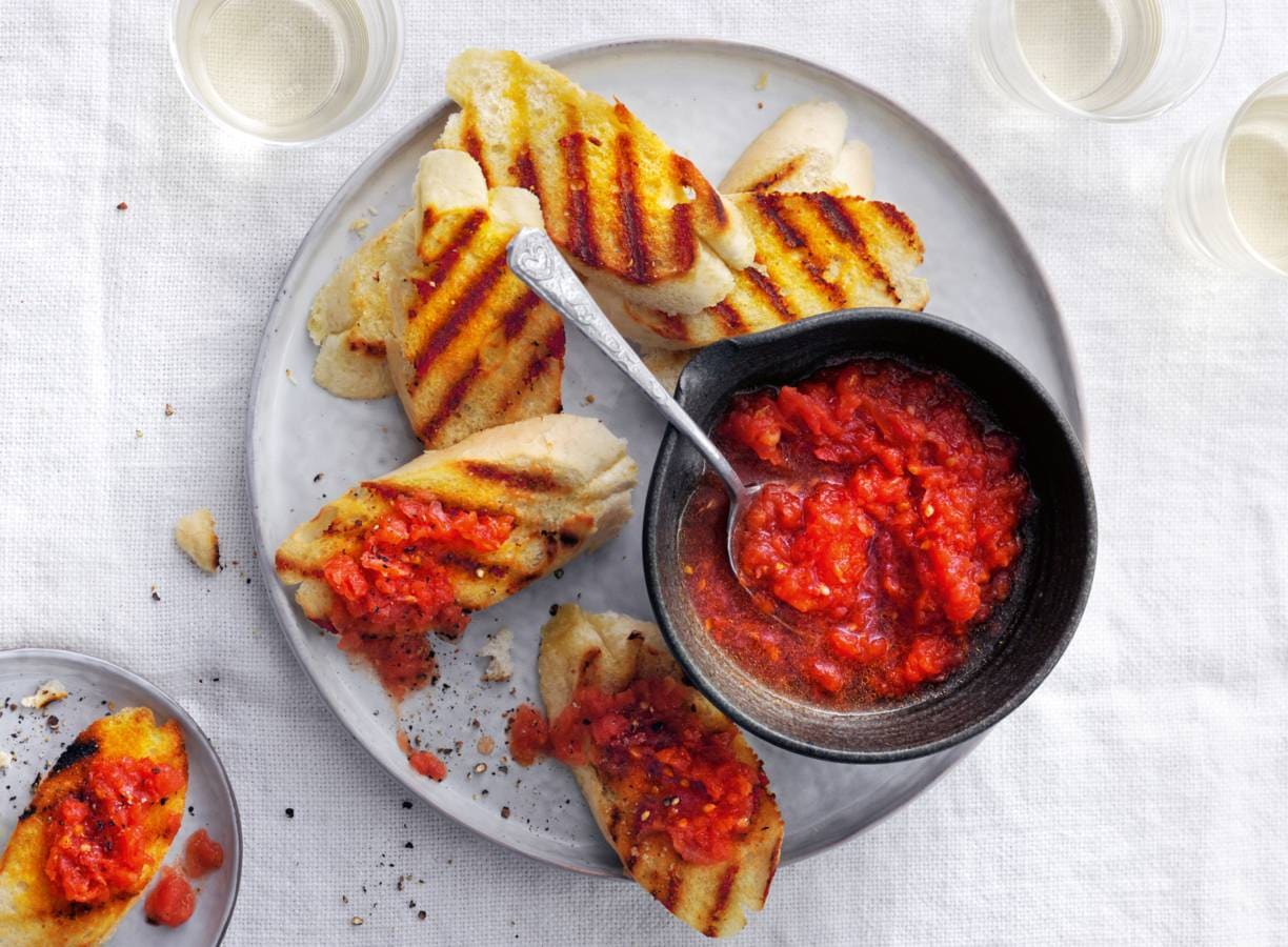 Pan con tomate