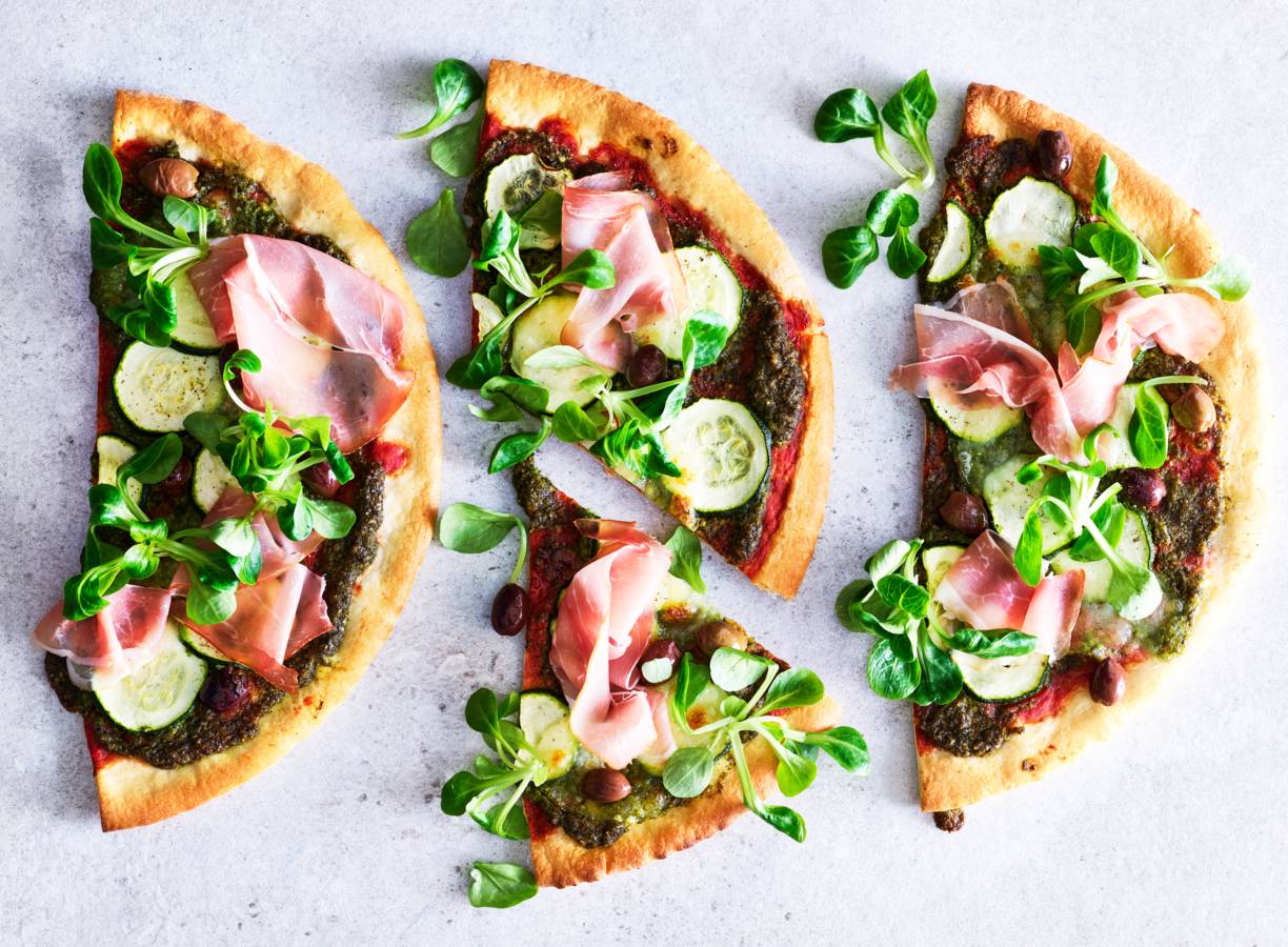 Pizza met courgette en veldslapesto