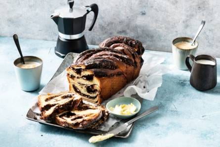 Babka met chocolade en hazelnoten