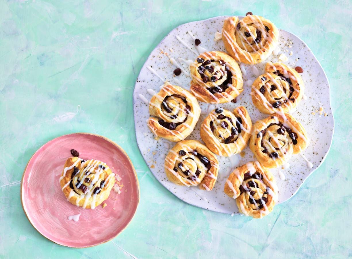 Rozijnenbroodjes met kaneelsuiker