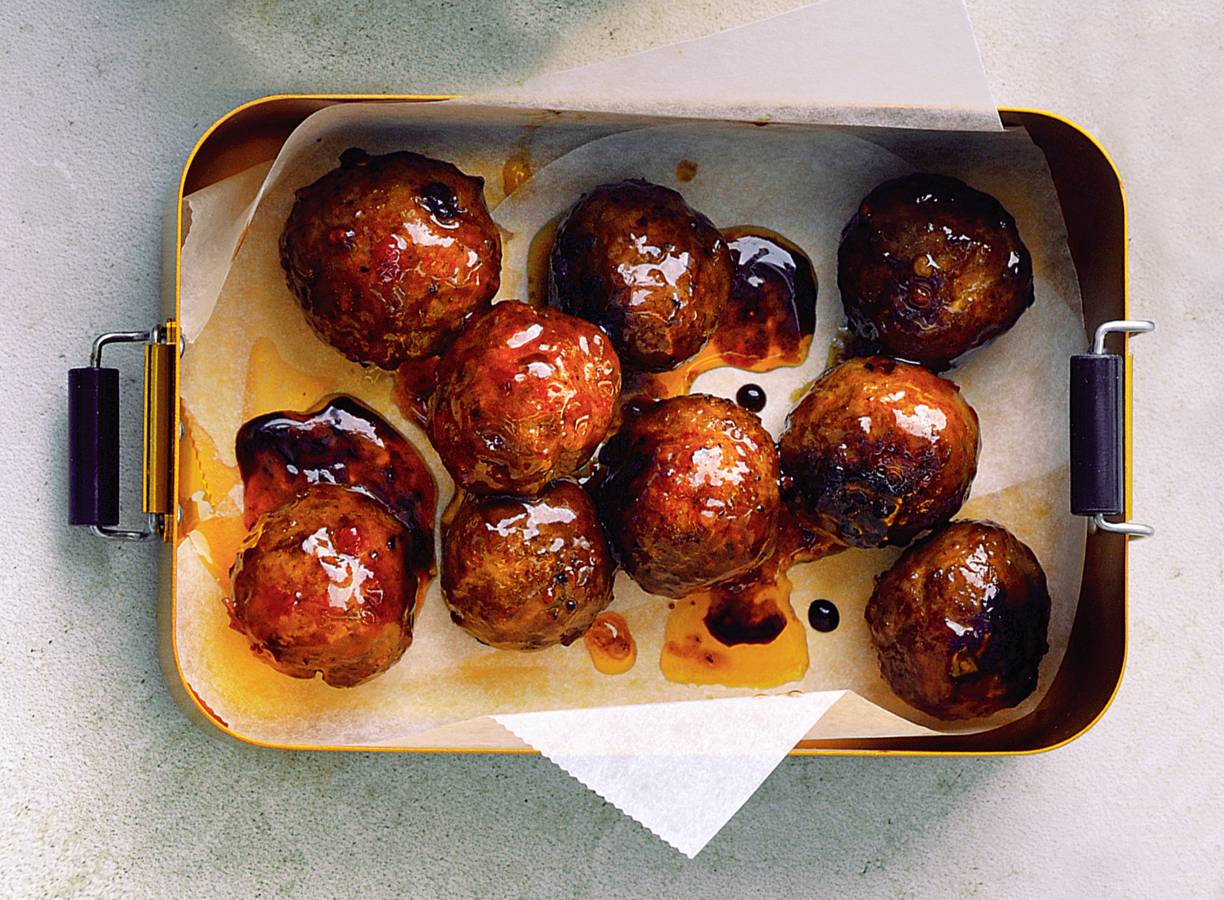 'Indische' gehaktballetjes met zoete saus