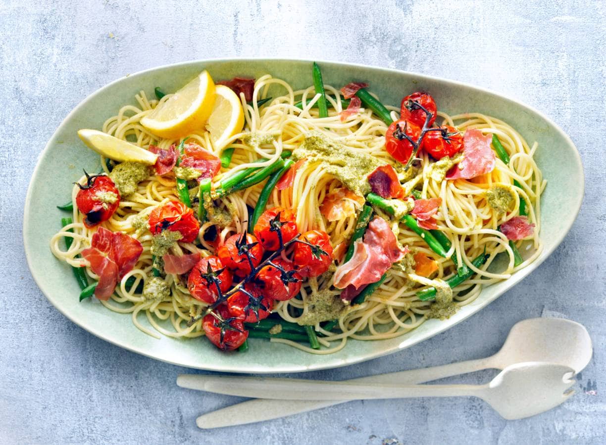 Spaghetti met ricotta-pestosaus & krokante ham recept - Allerhande | Albert  Heijn
