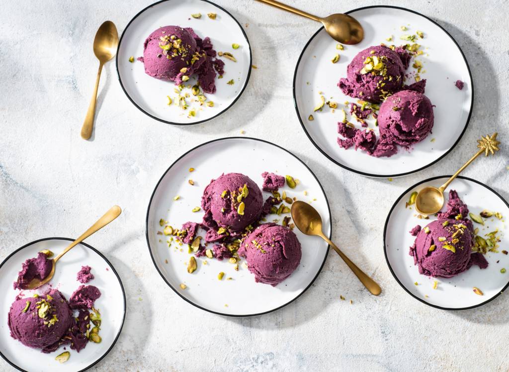 Vegan ube nicecream met pistache