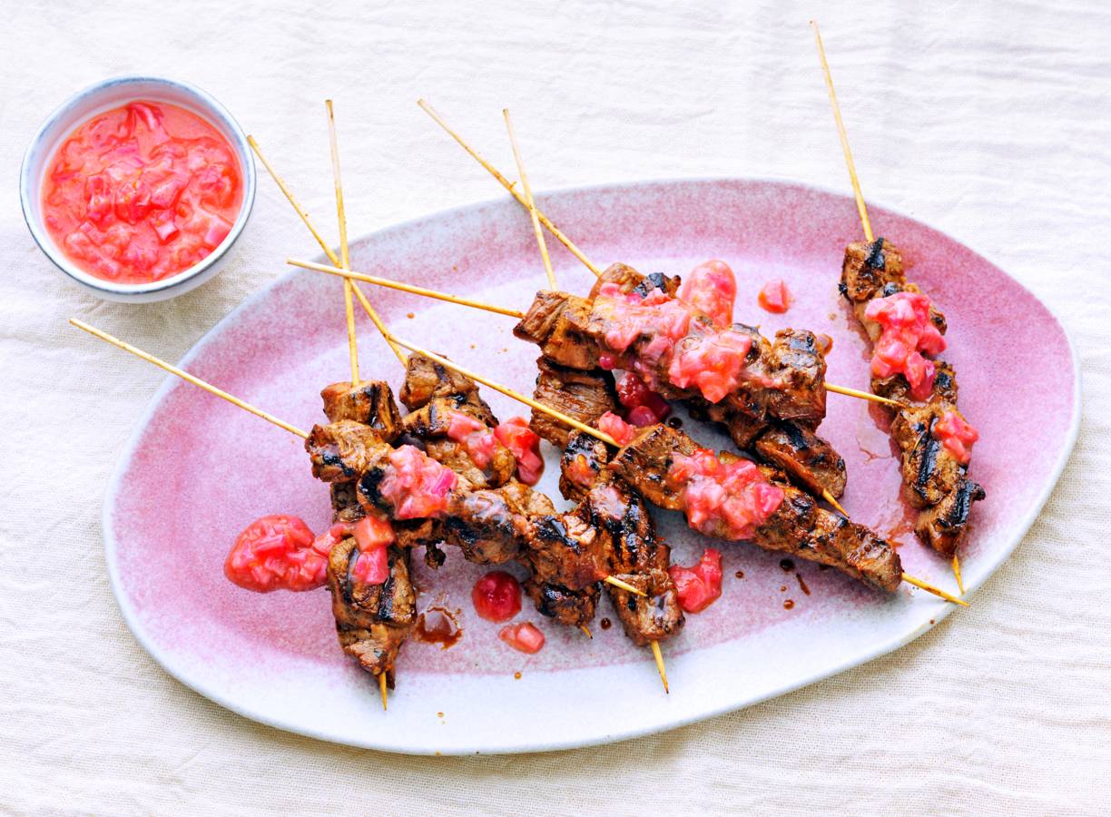 Varkenshaasspies met rabarbersalsa