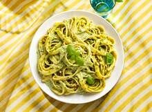 Tagliatelle met pistachepesto en burrata van Nonna Silvi