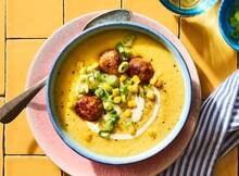Maissoep met kipgehaktballetjes