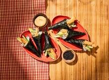 Handroll met spicy mayo en tempuragarnalen (advertorial)