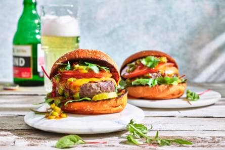 Beefburger op groentebroodje