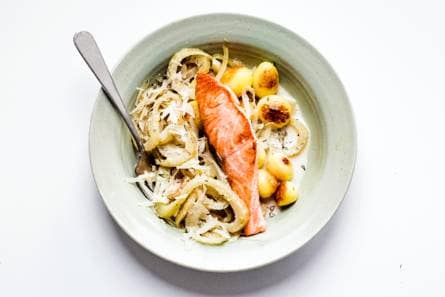 Venkel in melk gesmoord met zalm