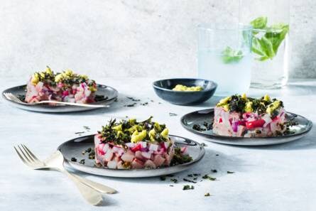 Haringtartaar met radijs & avocadocrème