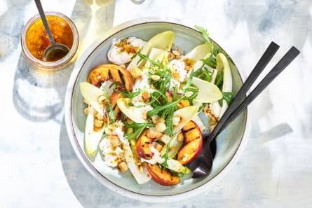 Burrata salade met geroosterde perziken van Jord Althuizen