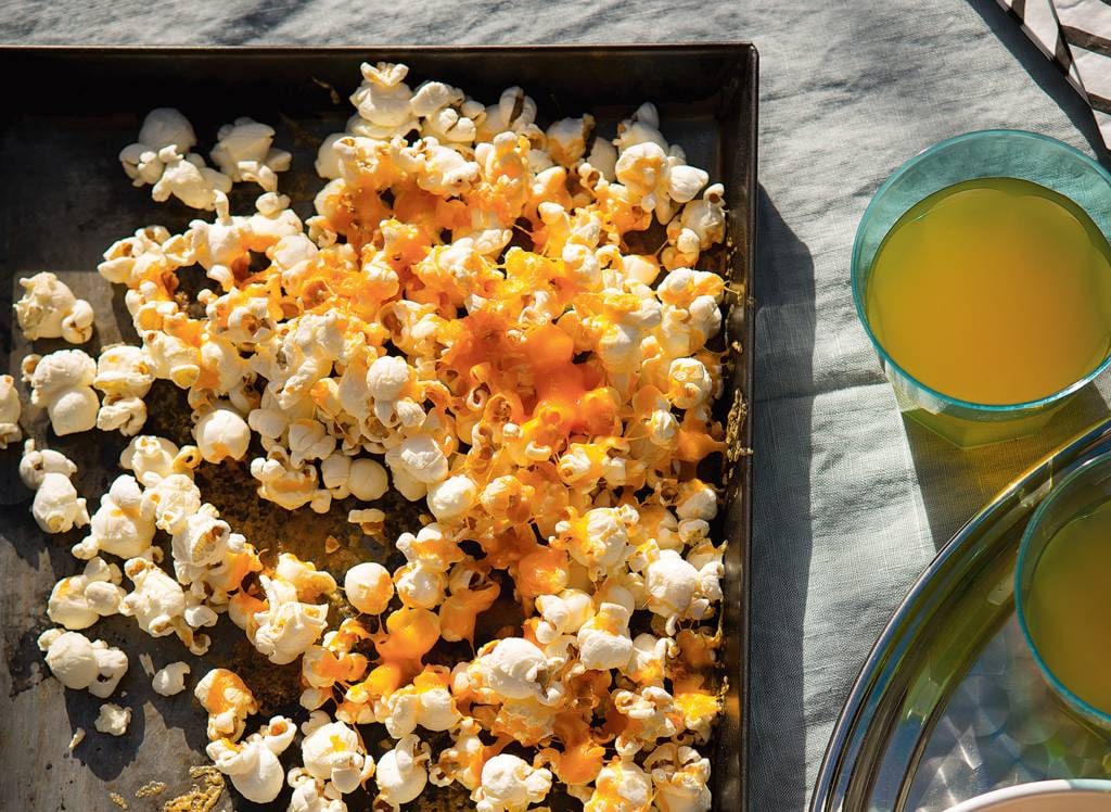 Popcorn maken: hoe pof je ze in de pan?