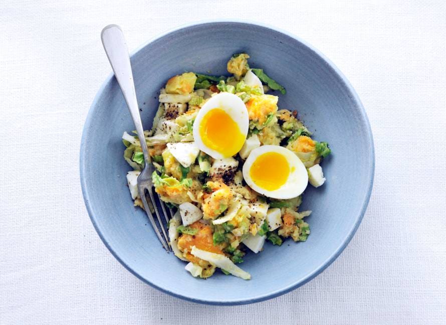 Stamppotje met andijvie en een gekookt ei