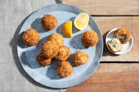 Arancini met mozzarella (risottoballetjes)