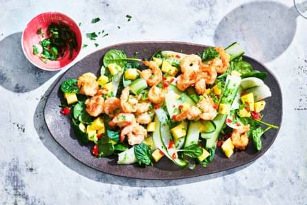 Mangosalade met garnalentempura